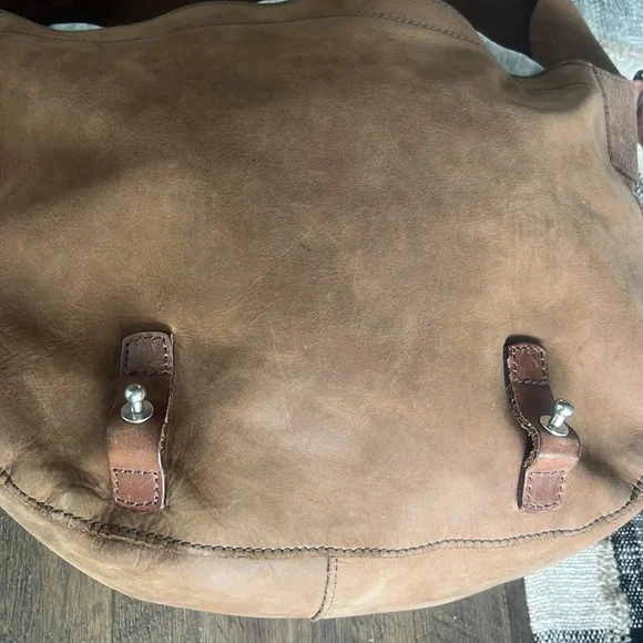 MO851 Leather Messenger Bag-Unisex - Picture 9 of 17